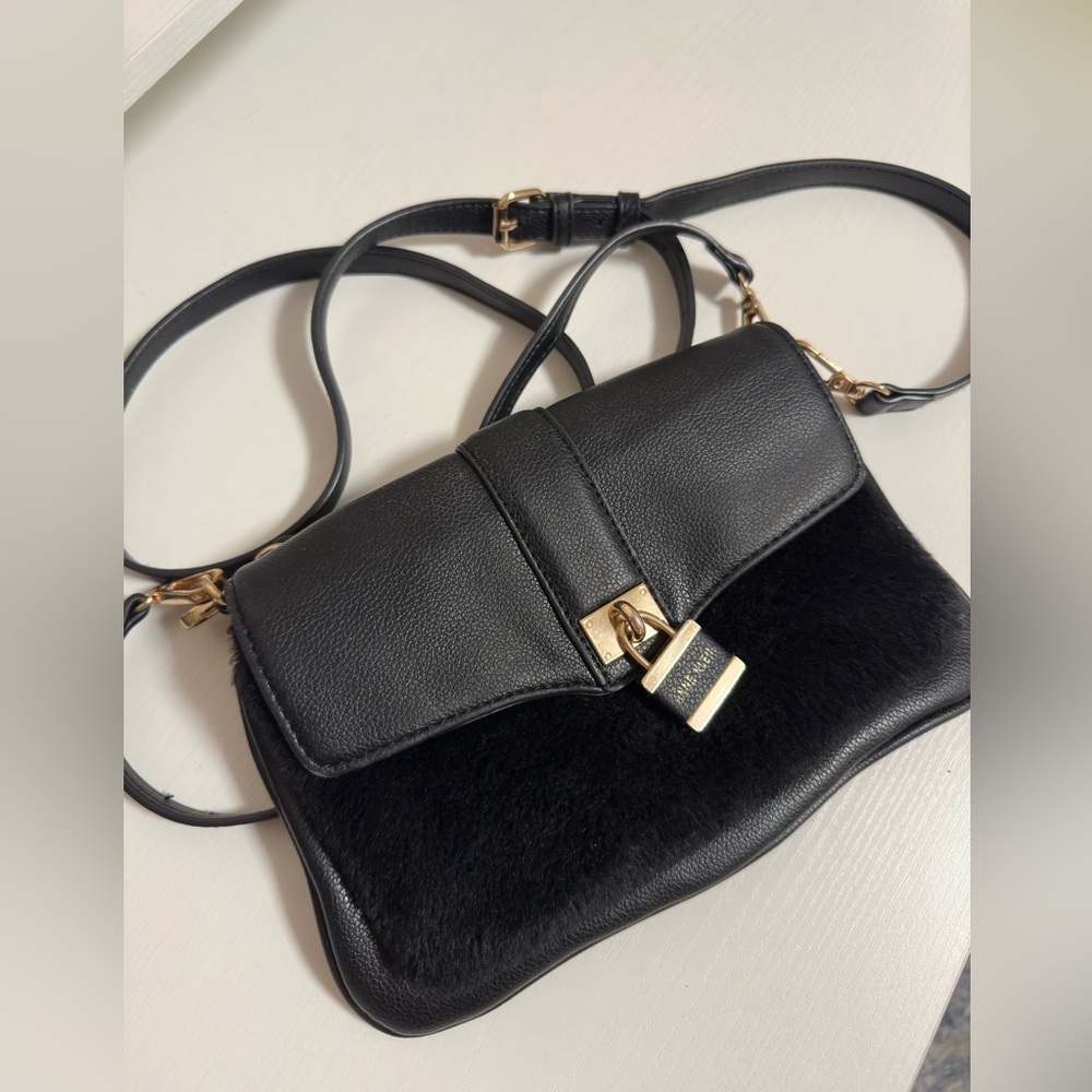 EUC Anne Klein Black  crossbody bag